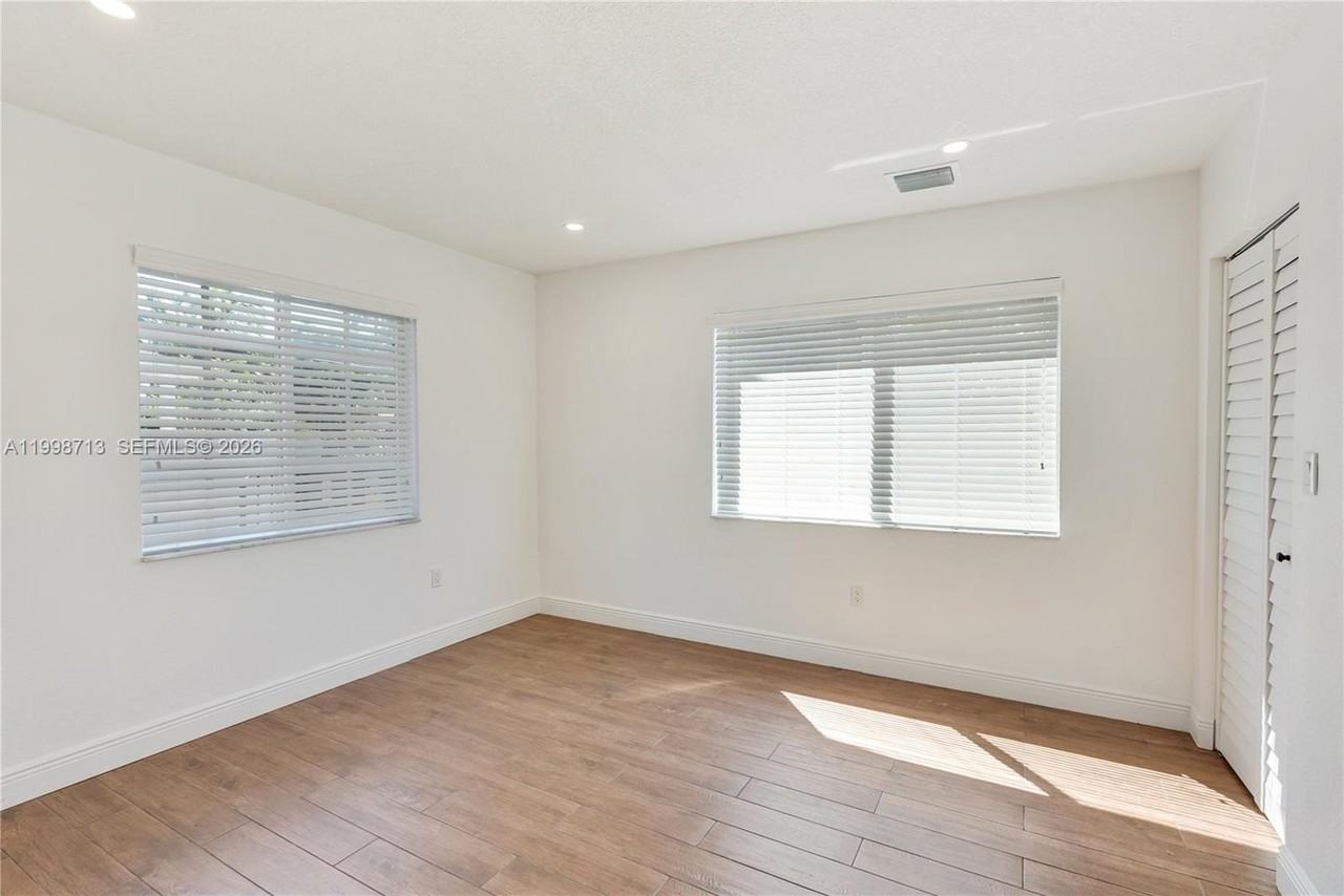 1333 Sw 16th St - Photo 5 of 22