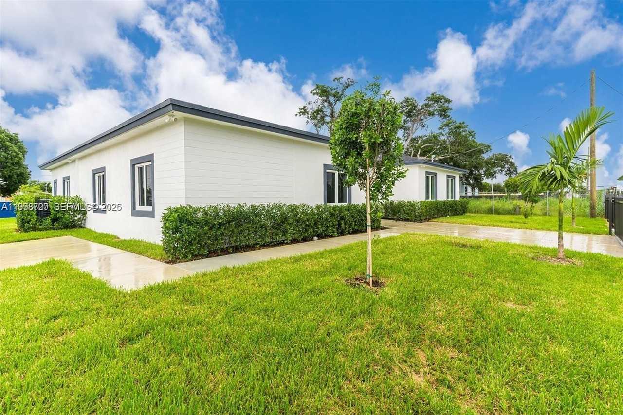 11870 Sw 220th St #A - Photo 5 of 32