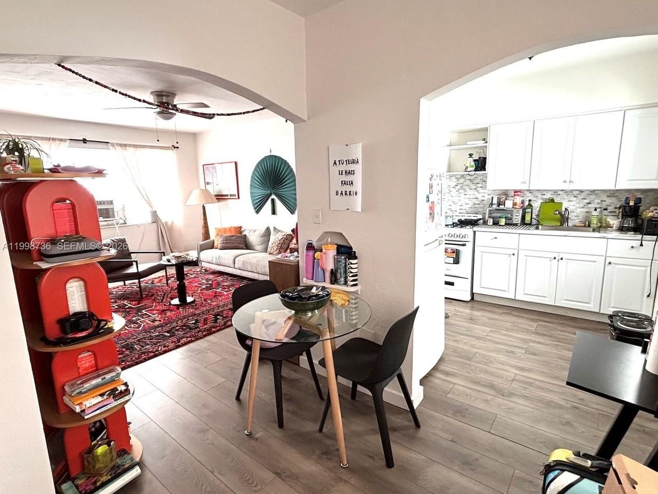 740 Sw 7th St #3 - Photo 3 of 10