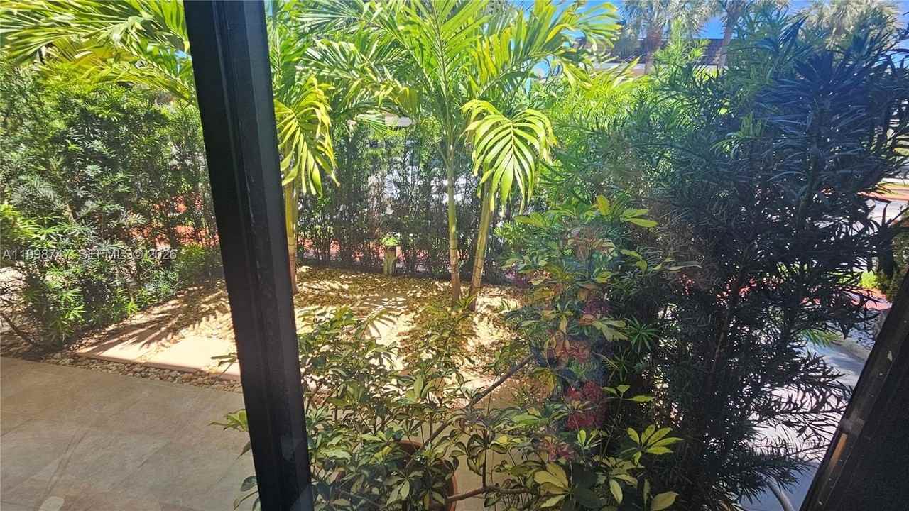 16446 Ne 27th Pl #38 - Photo 7 of 43