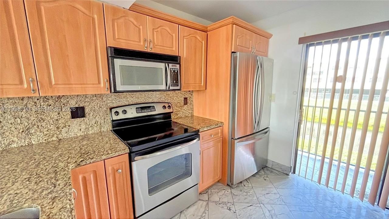 1283 W 51st Pl #12 - Photo 6 of 50