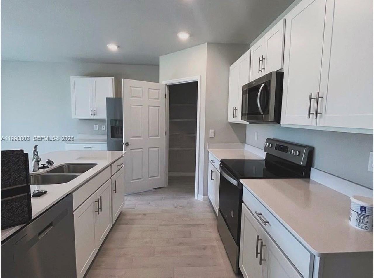 30 1pl #3013 - Photo 2 of 8