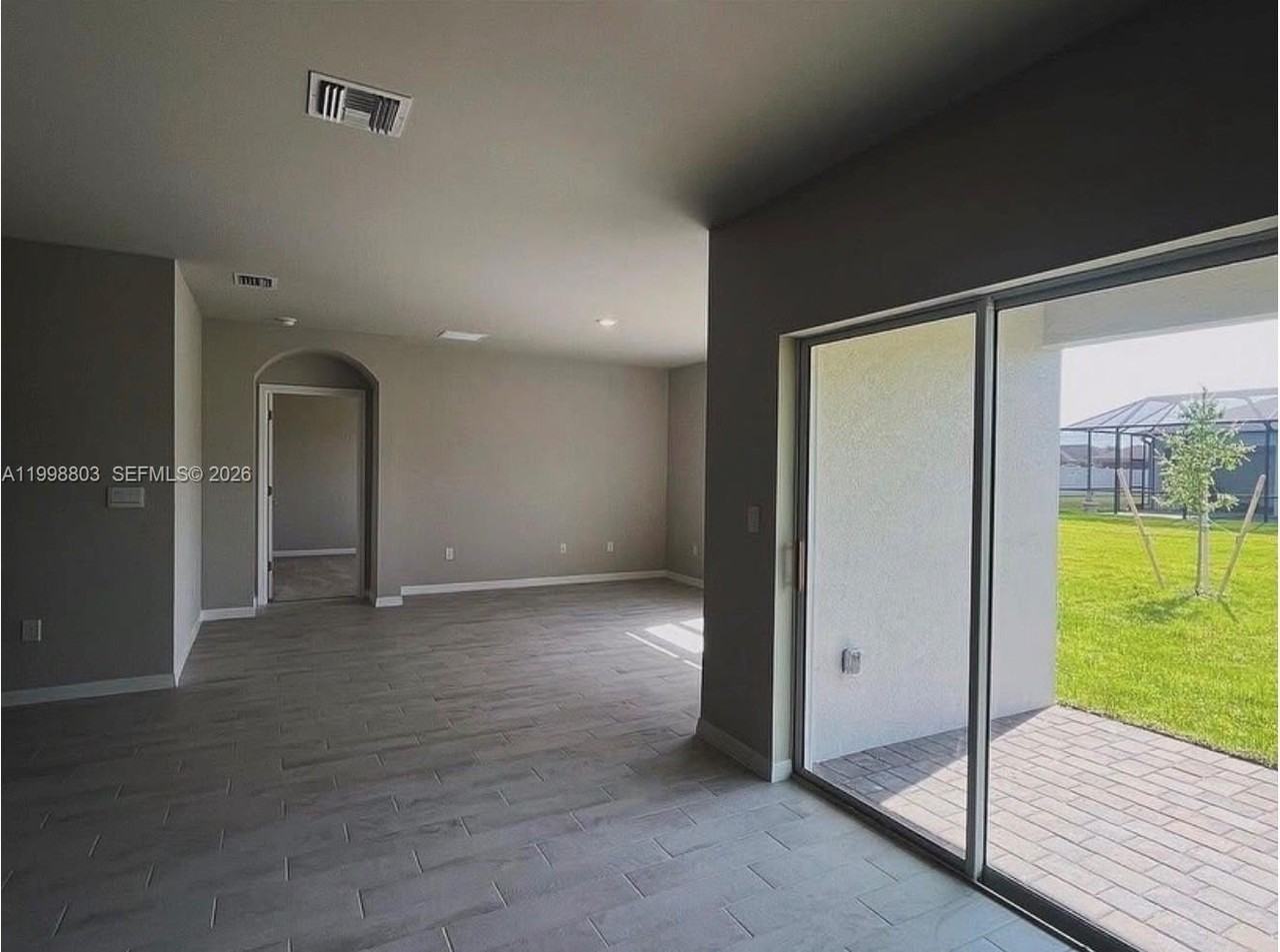 30 1pl #3013 - Photo 4 of 8