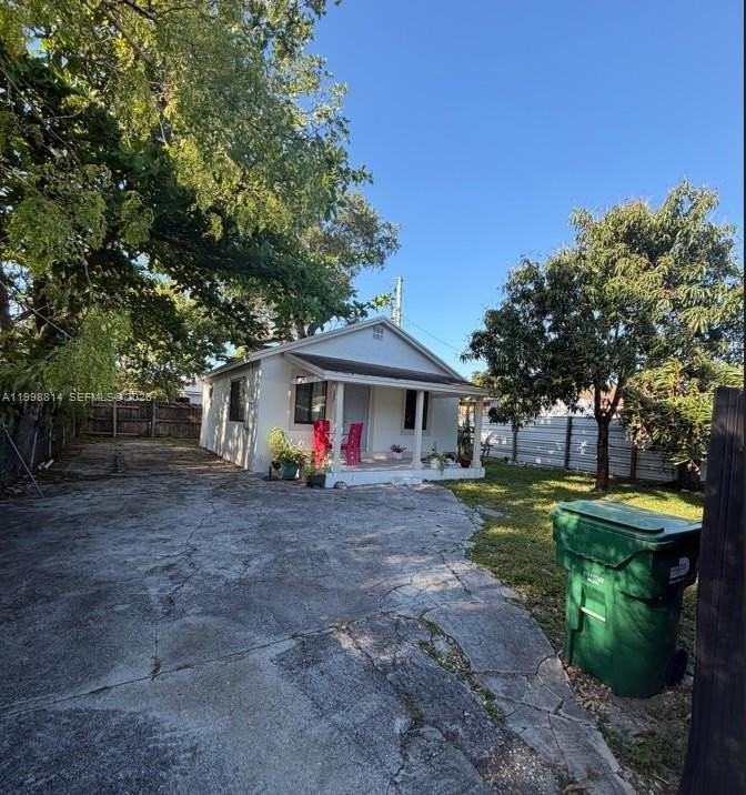 2919 Nw 92nd St #R - Photo 3 of 12