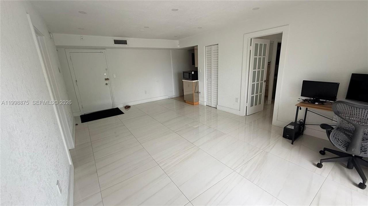 4841 Nw 7th St #310-4 - Photo 4 of 17