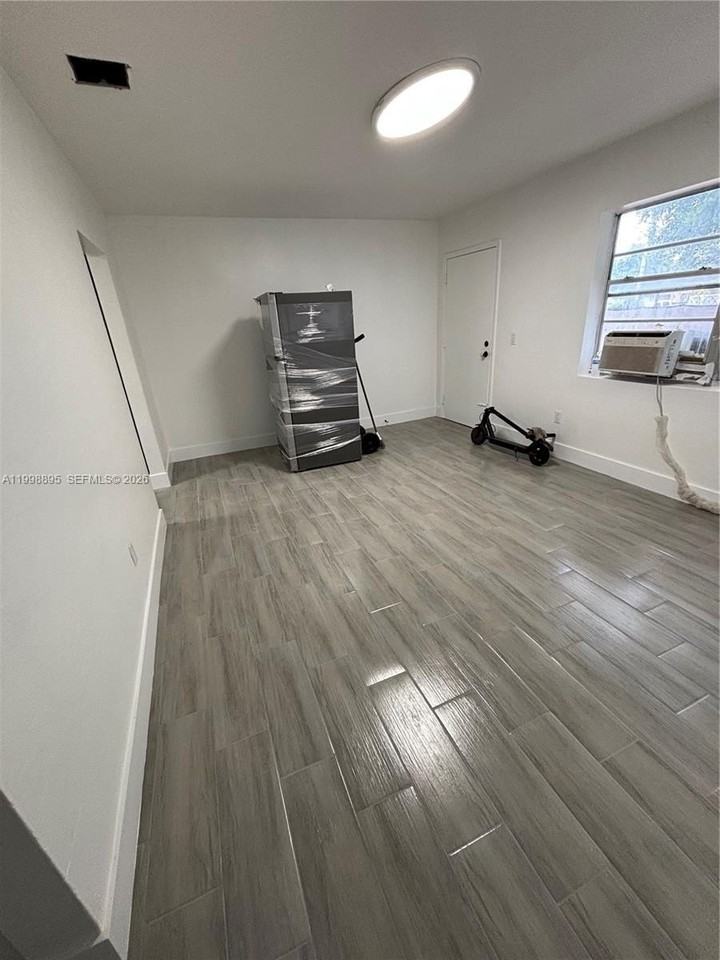 13425 Nw 31st Ave #2 - Photo 7 of 11