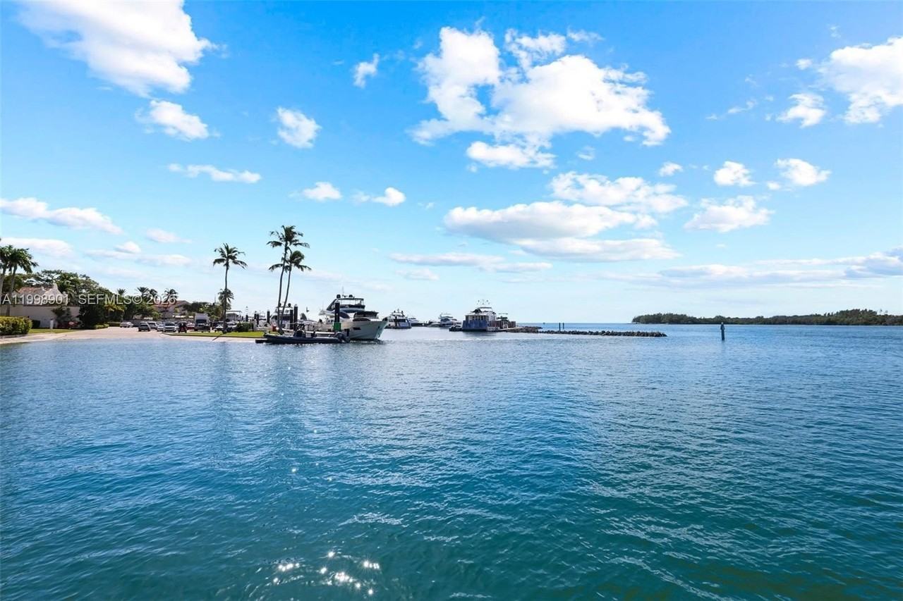 2211 Fisher Island Dr #3101