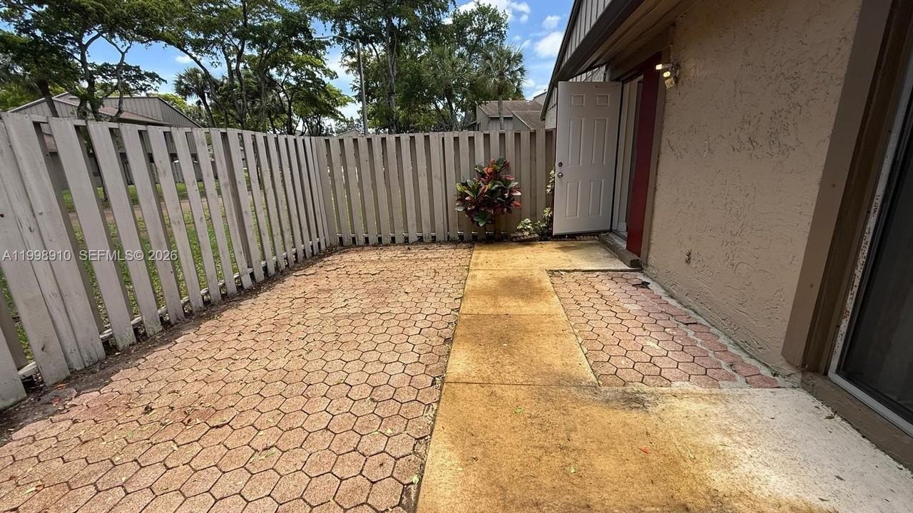 2115 Nw 57th Ave #16C - Photo 5 of 25