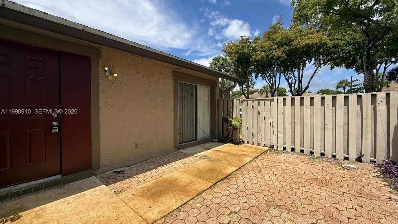 2115 Nw 57th Ave #16C - Photo 7 of 25