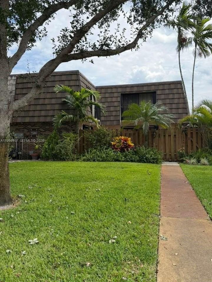 1544 Forest Lakes Cir #D - Photo 2 of 27