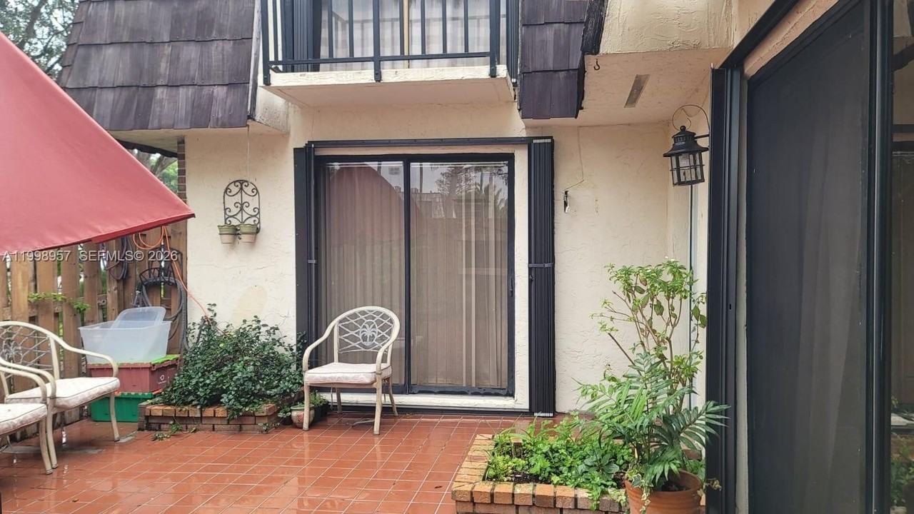 1544 Forest Lakes Cir #D - Photo 4 of 27