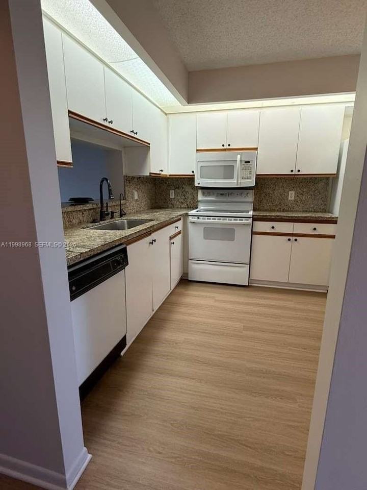 1401 Sw 128th Ter #205H - Photo 4 of 26