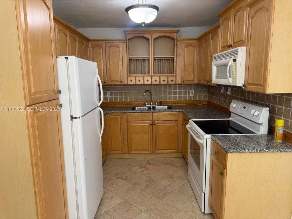 6833 Sw 20th Ct #NA - Photo 4 of 12