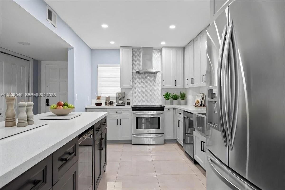 6001 N Falls Circle Dr #310 - Photo 3 of 32