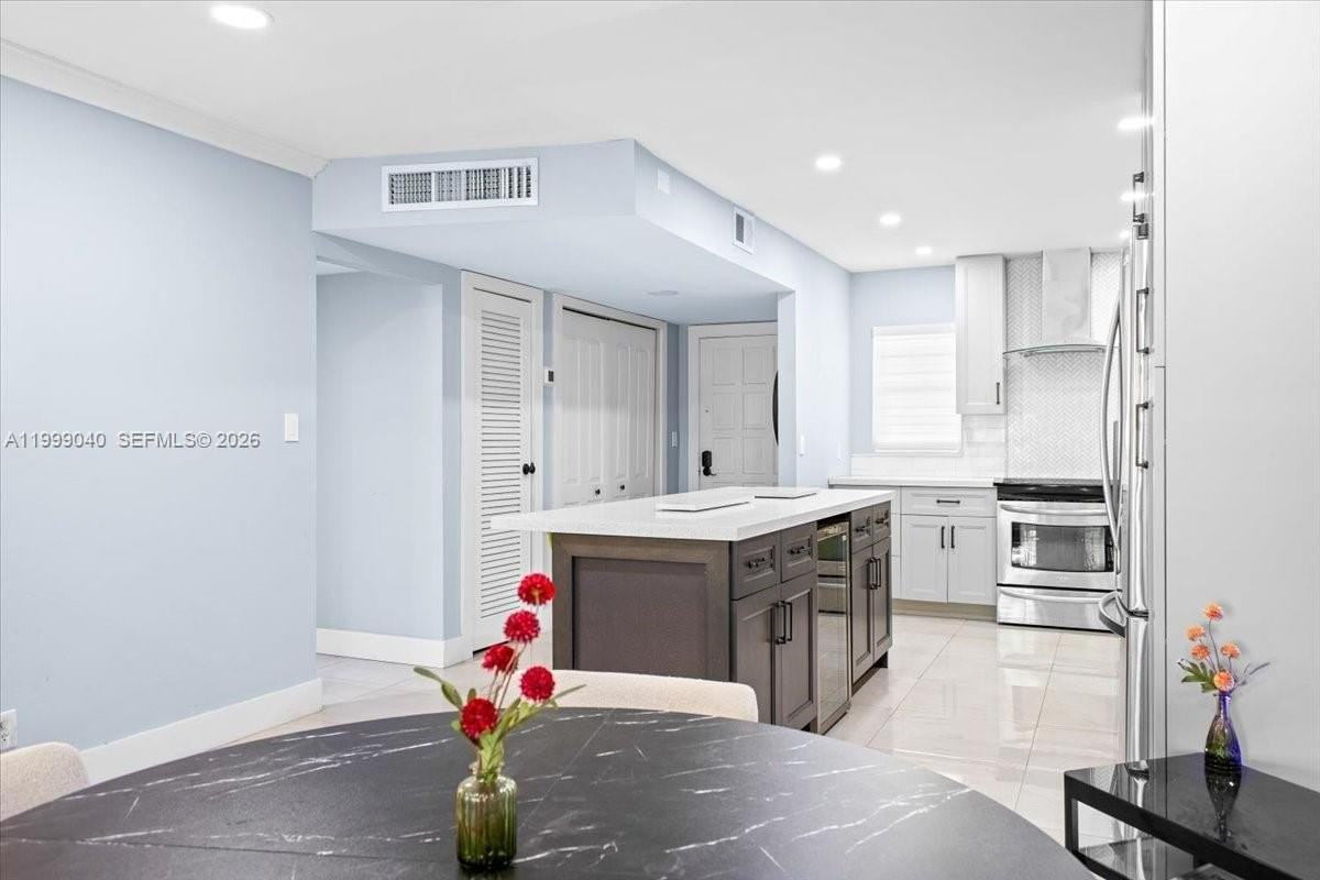 6001 N Falls Circle Dr #310 - Photo 7 of 32