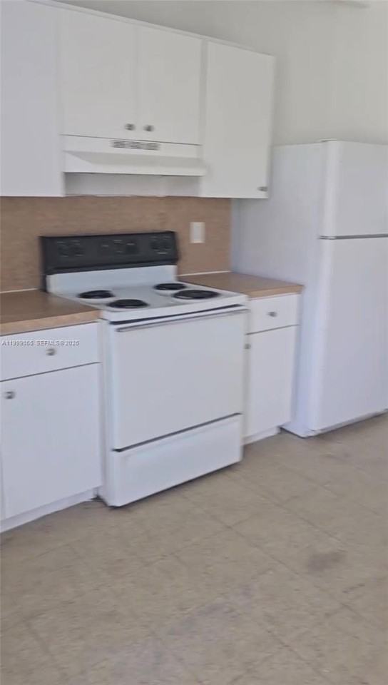 260 Sw 11th Ave #2 - Photo 2 of 5