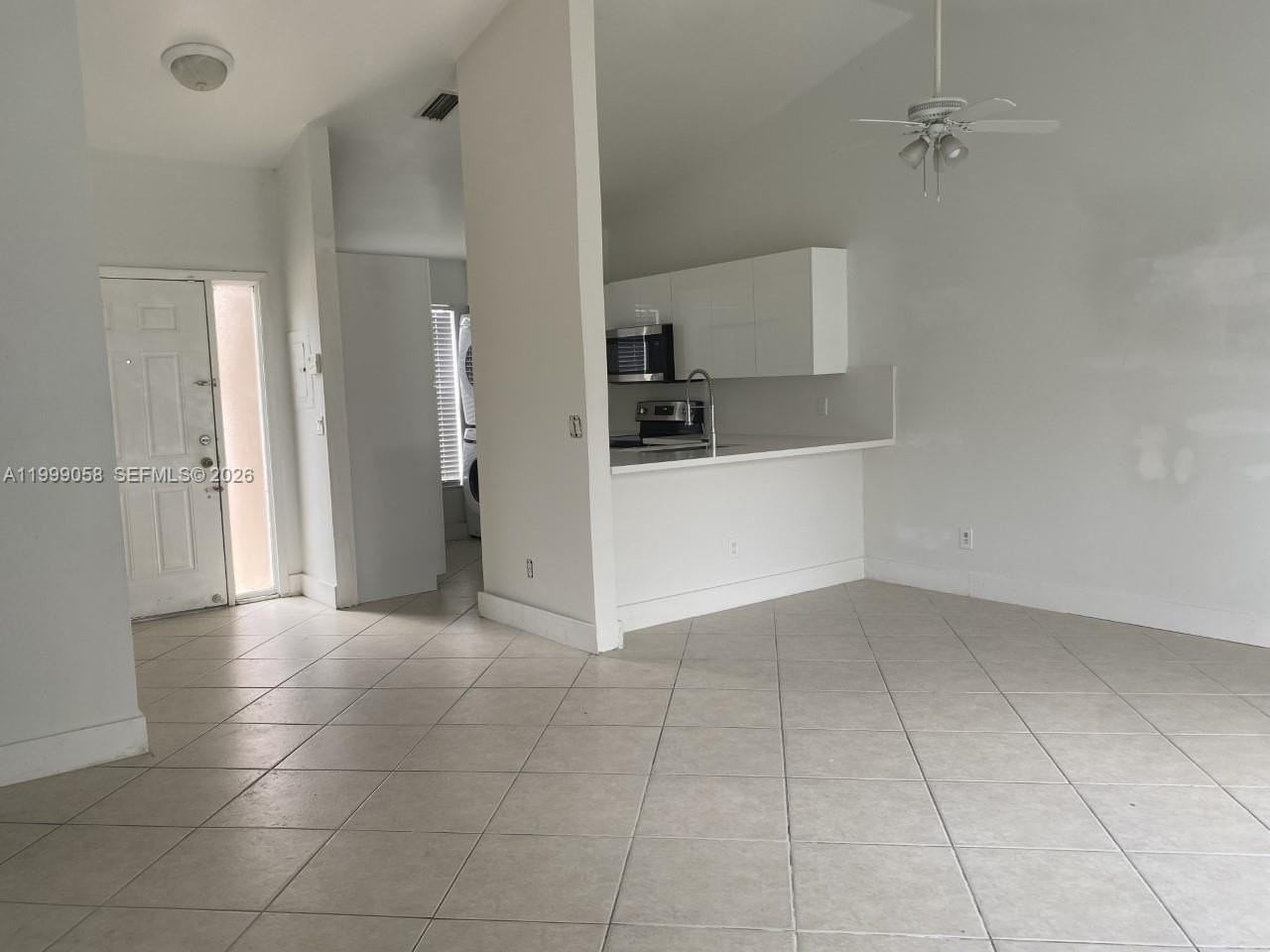 219 Se 8th St #601 - Photo 4 of 8