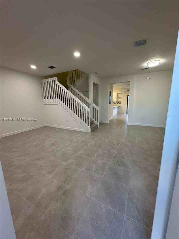 12868 Sw 232nd Ter - Photo 5 of 48