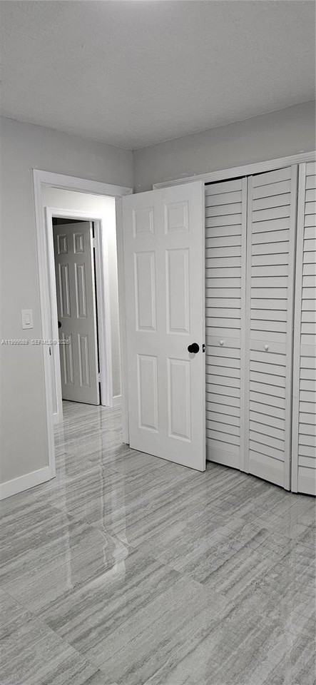 1408 Sw 9th Ave #1408 - Photo 5 of 18