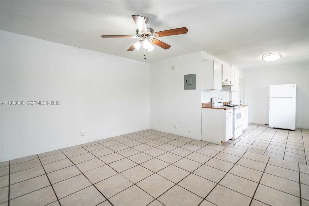 3049 Nw 9th Ave #9A - Photo 5 of 17