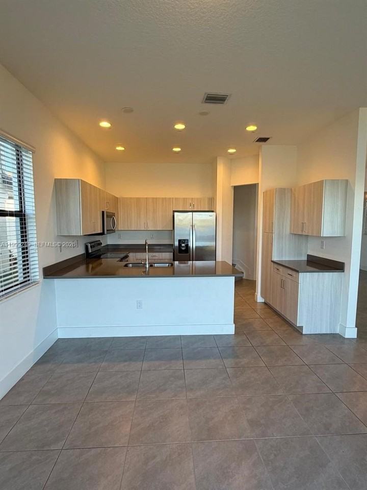 5669 CERVA LN AVE MARIA #5669 - Photo 5 of 31