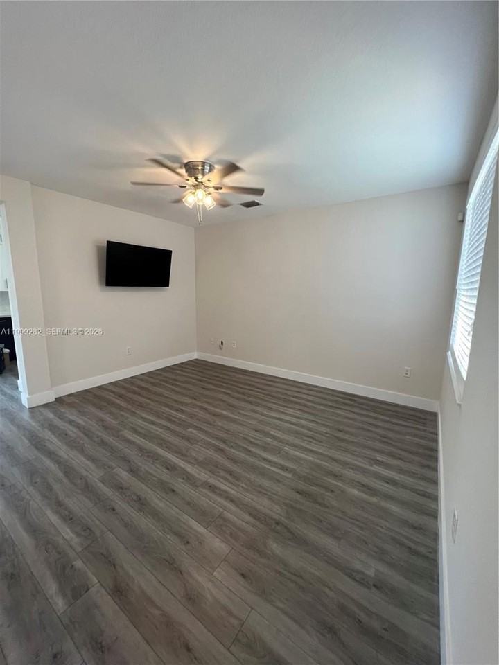 7319 Nw 174th Ter #103 - Photo 3 of 22