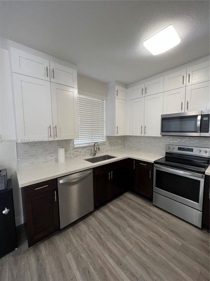 7319 Nw 174th Ter #103 - Photo 6 of 22