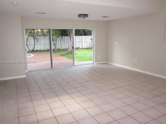 9721 Sw 155th Ave - Photo 4 of 23