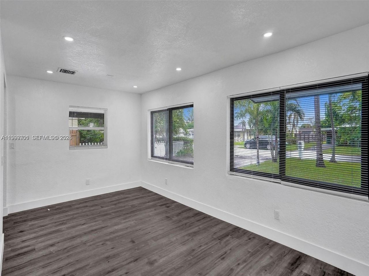 6420 Sw 22nd Ct - Photo 4 of 19