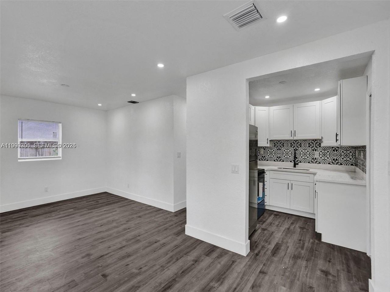 6420 Sw 22nd Ct - Photo 6 of 19