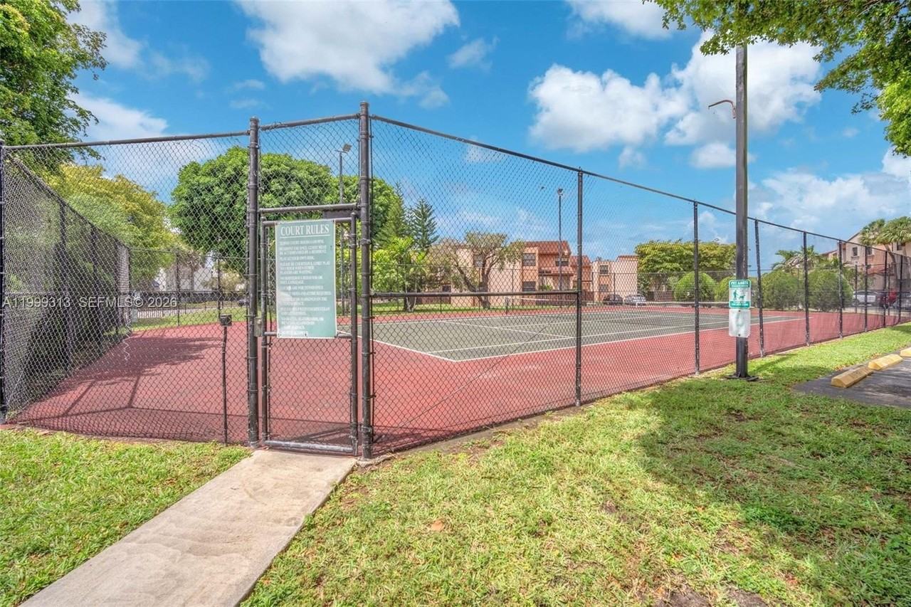 685 W Park Dr #206-11 - Photo 4 of 31