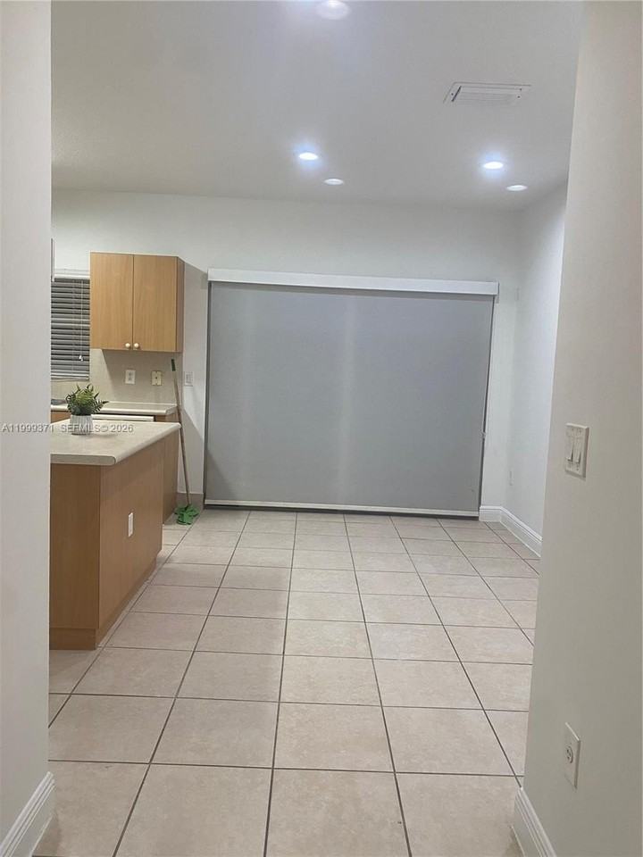2953 Se 15th Ter #2953 - Photo 3 of 11