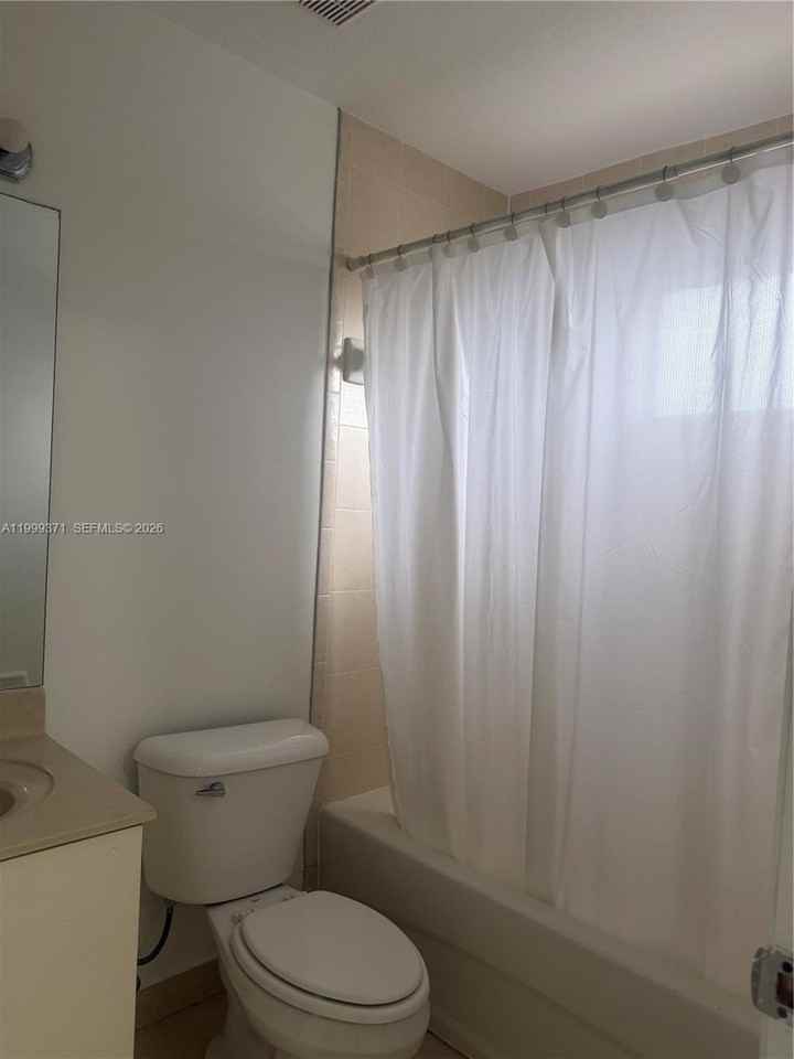 2953 Se 15th Ter #2953 - Photo 7 of 11