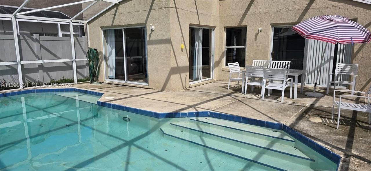 3234 Brewster Dr - Photo 2 of 9