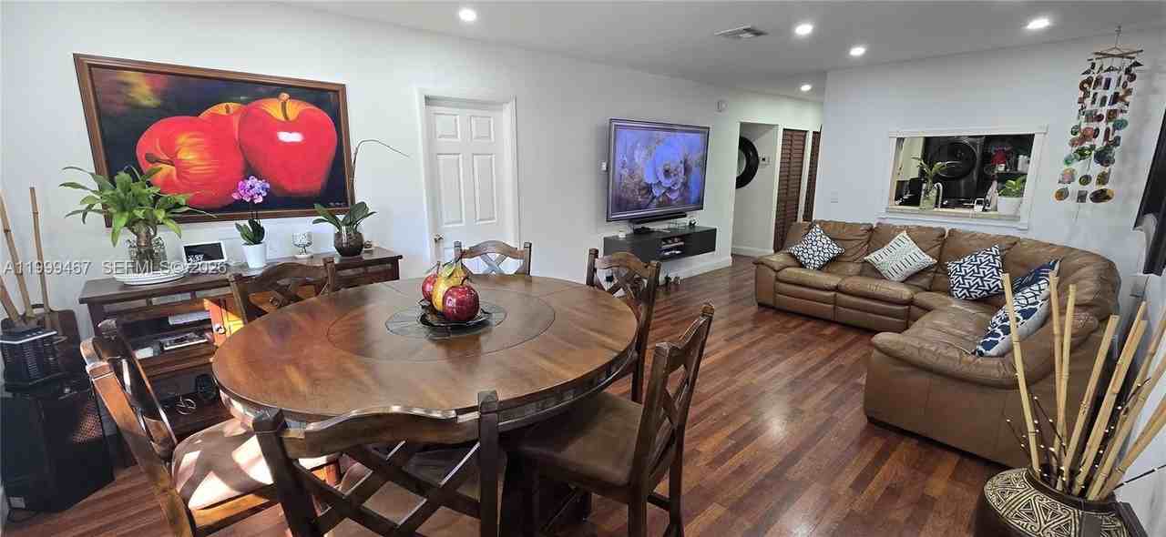 1871 Nw 94th Ave #112B - Photo 4 of 18