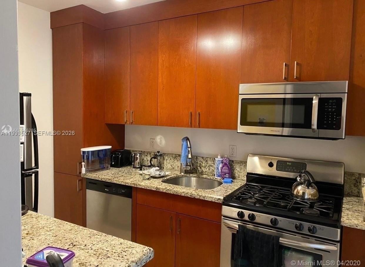 729 Ne 16th Ave #729C - Photo 7 of 15