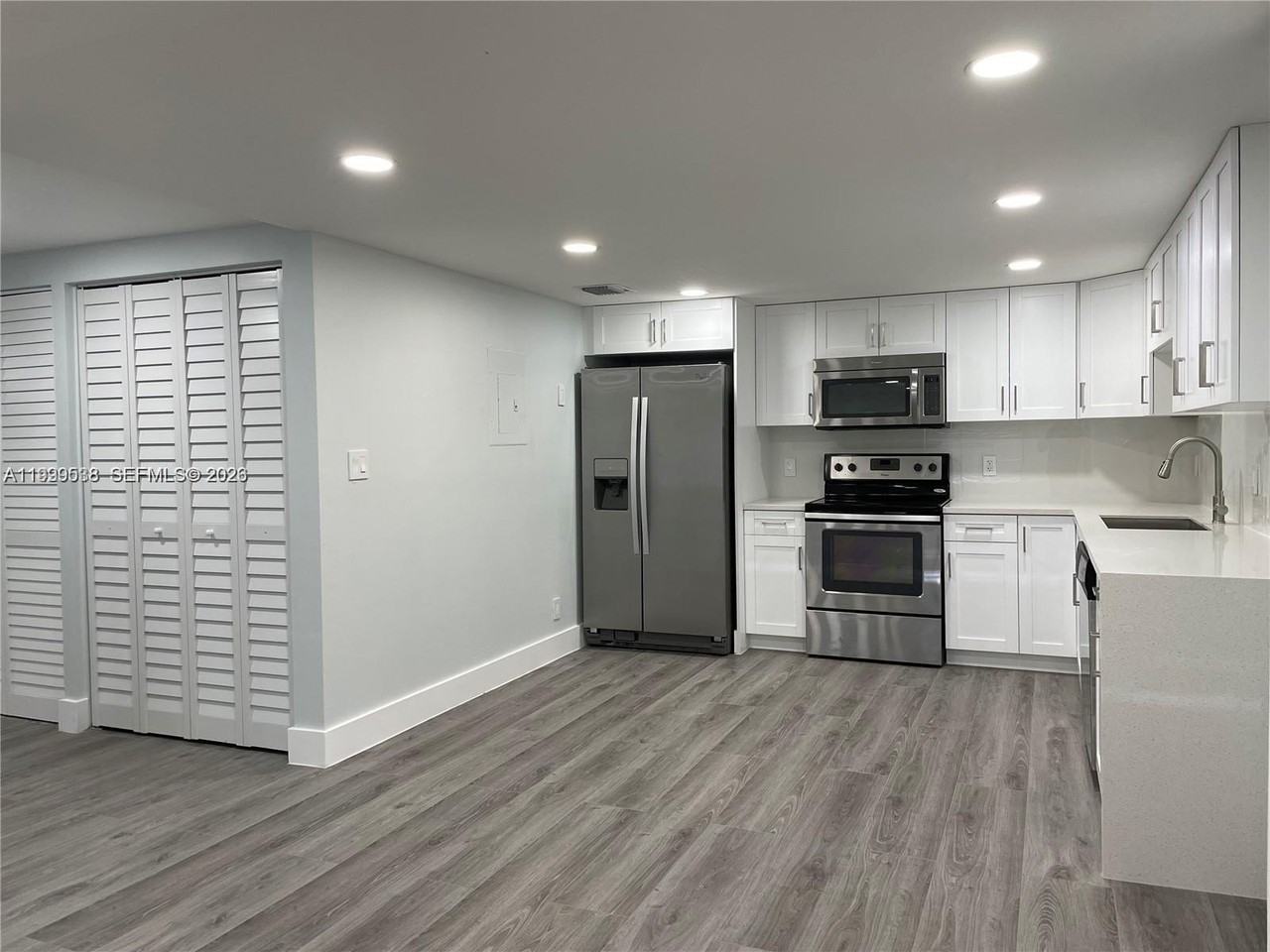 4725 Sw 62nd Ave #103 - Photo 2 of 20