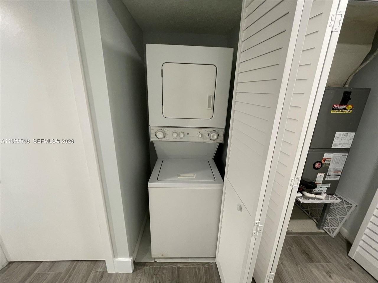 4725 Sw 62nd Ave #103 - Photo 4 of 20