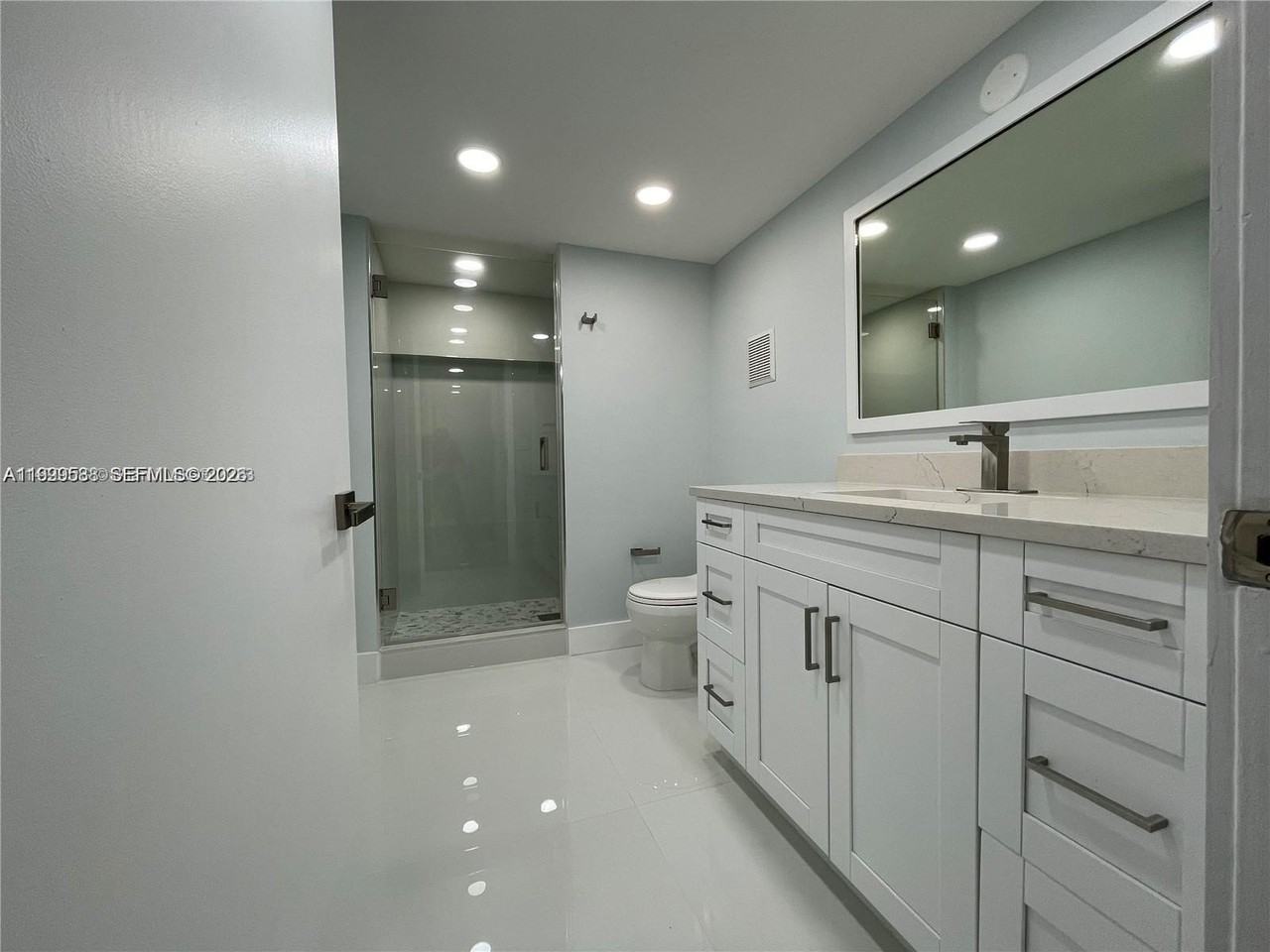 4725 Sw 62nd Ave #103 - Photo 6 of 20