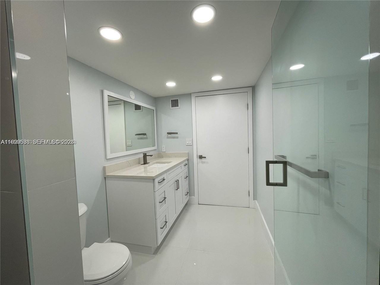 4725 Sw 62nd Ave #103 - Photo 7 of 20