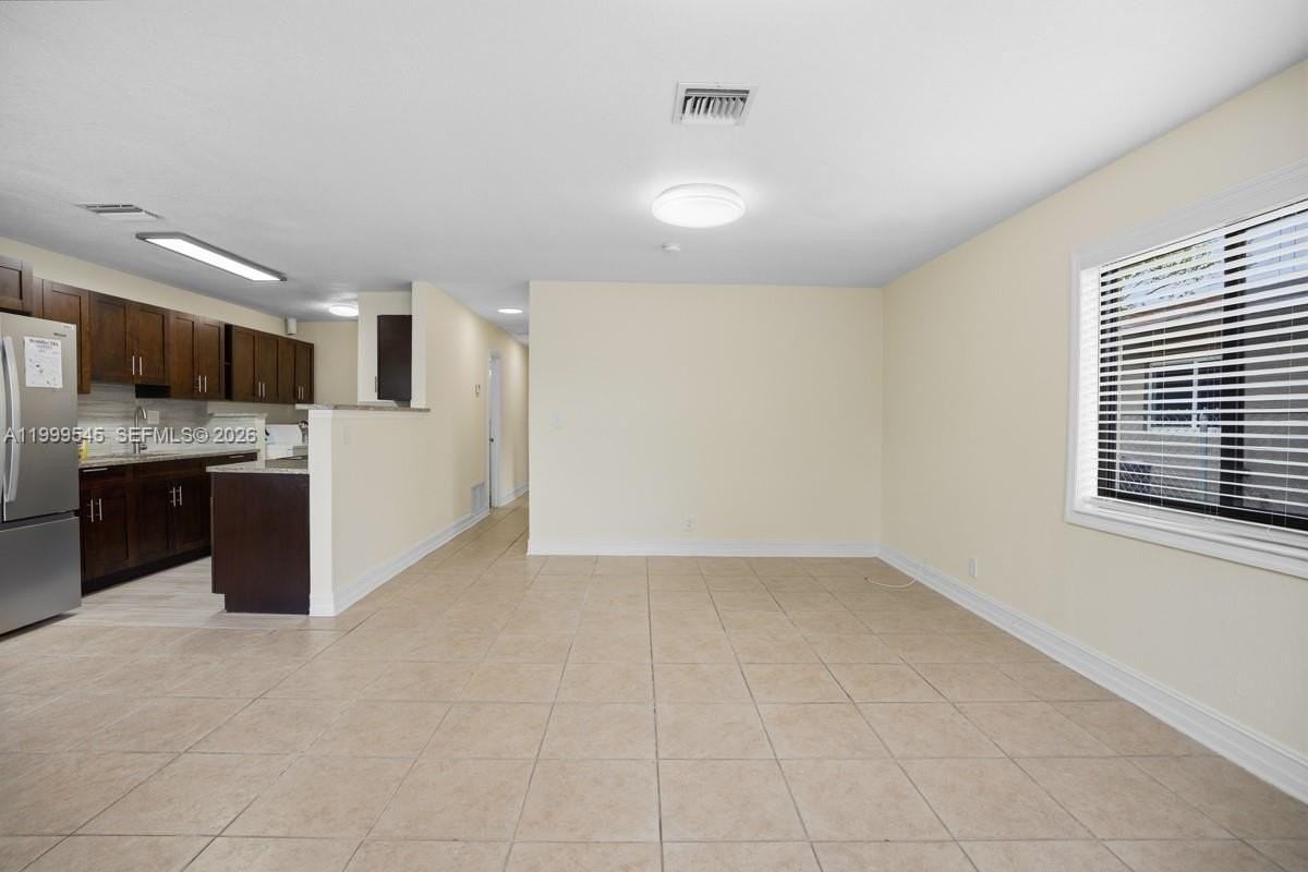 7604 SW SW 10th Ct #2 - Photo 3 of 19