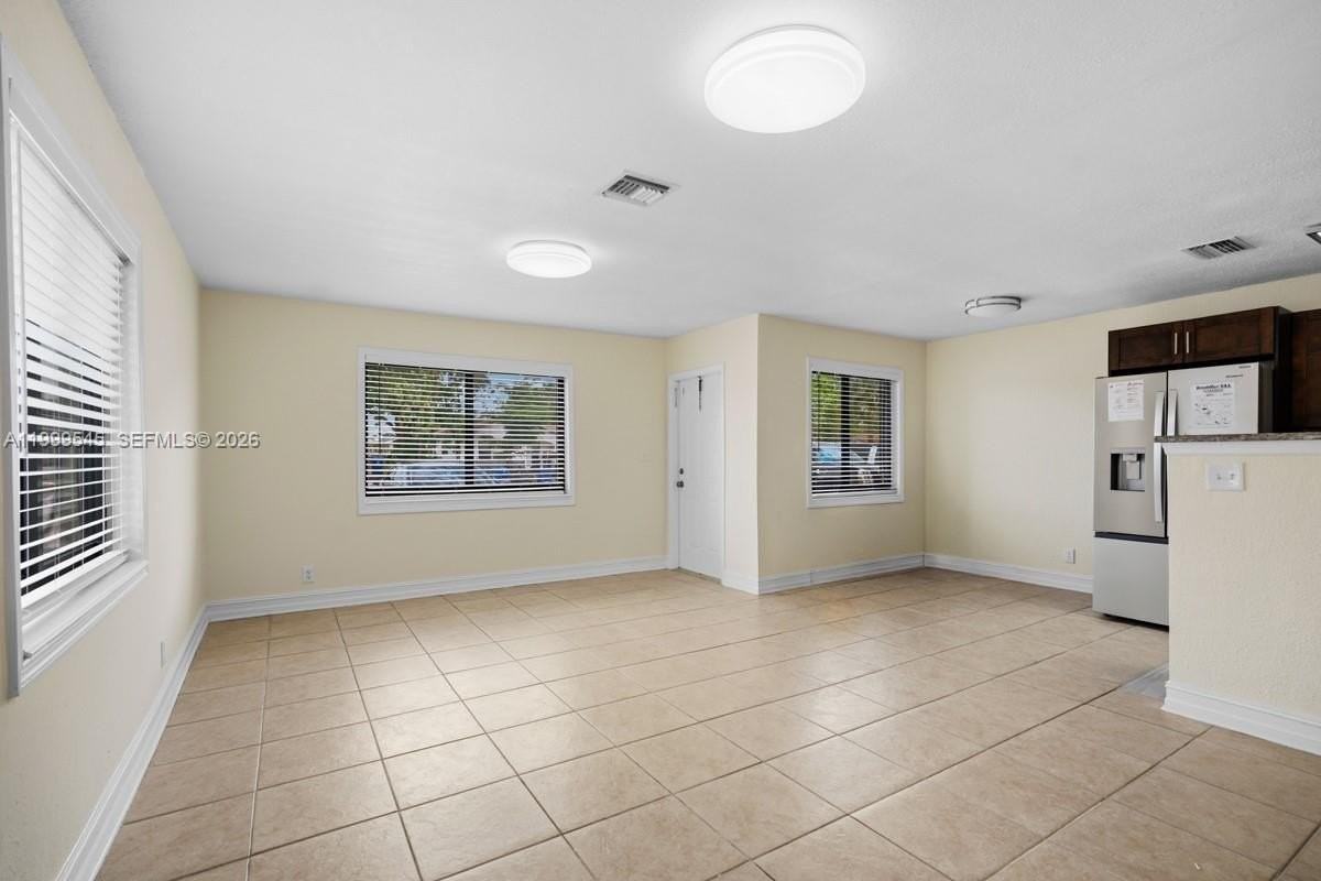 7604 SW SW 10th Ct #2 - Photo 5 of 19
