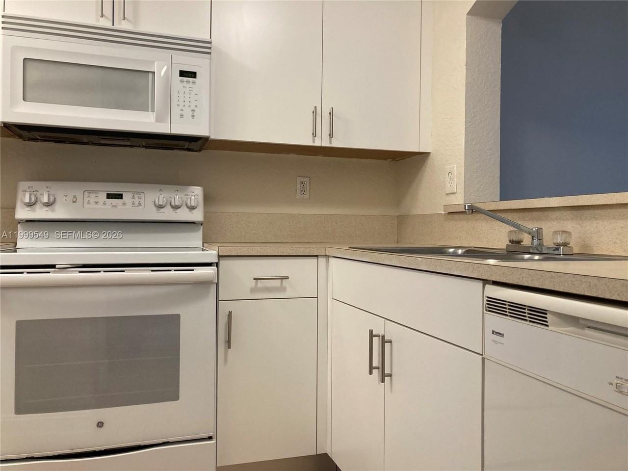 7985 Nw 8th St #105A - Photo 4 of 18