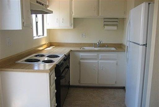 244 N 10th St - Photo 3 of 7