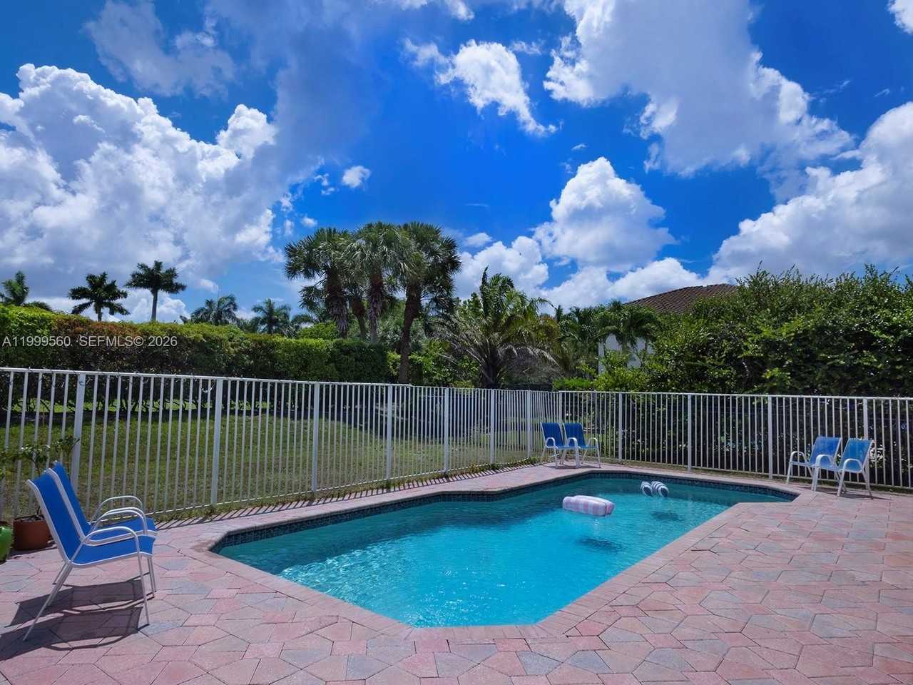 4860 Sw 161st Ln #1 - Photo 3 of 50