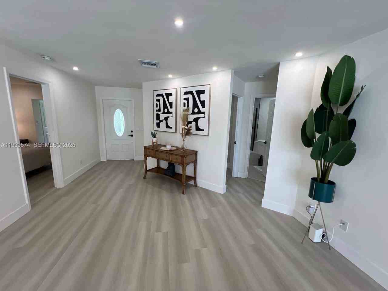 503 Jackson Ave - Photo 4 of 35