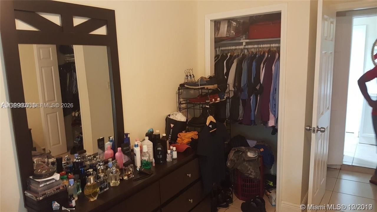 9841 Sw 48th St #1 - Photo 3 of 27