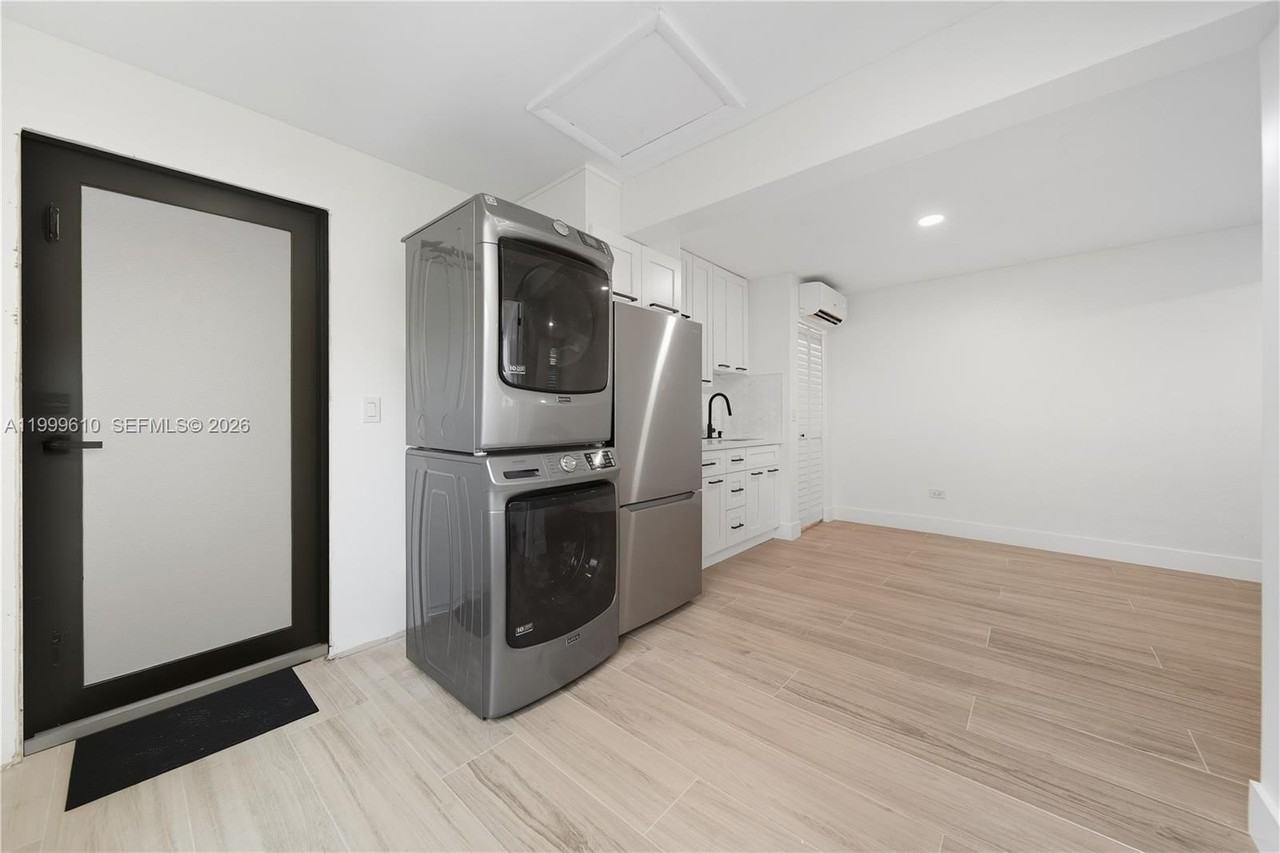 3101 Sw 106th Ave - Photo 3 of 11