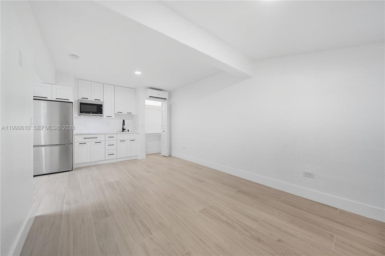 3101 Sw 106th Ave - Photo 5 of 11