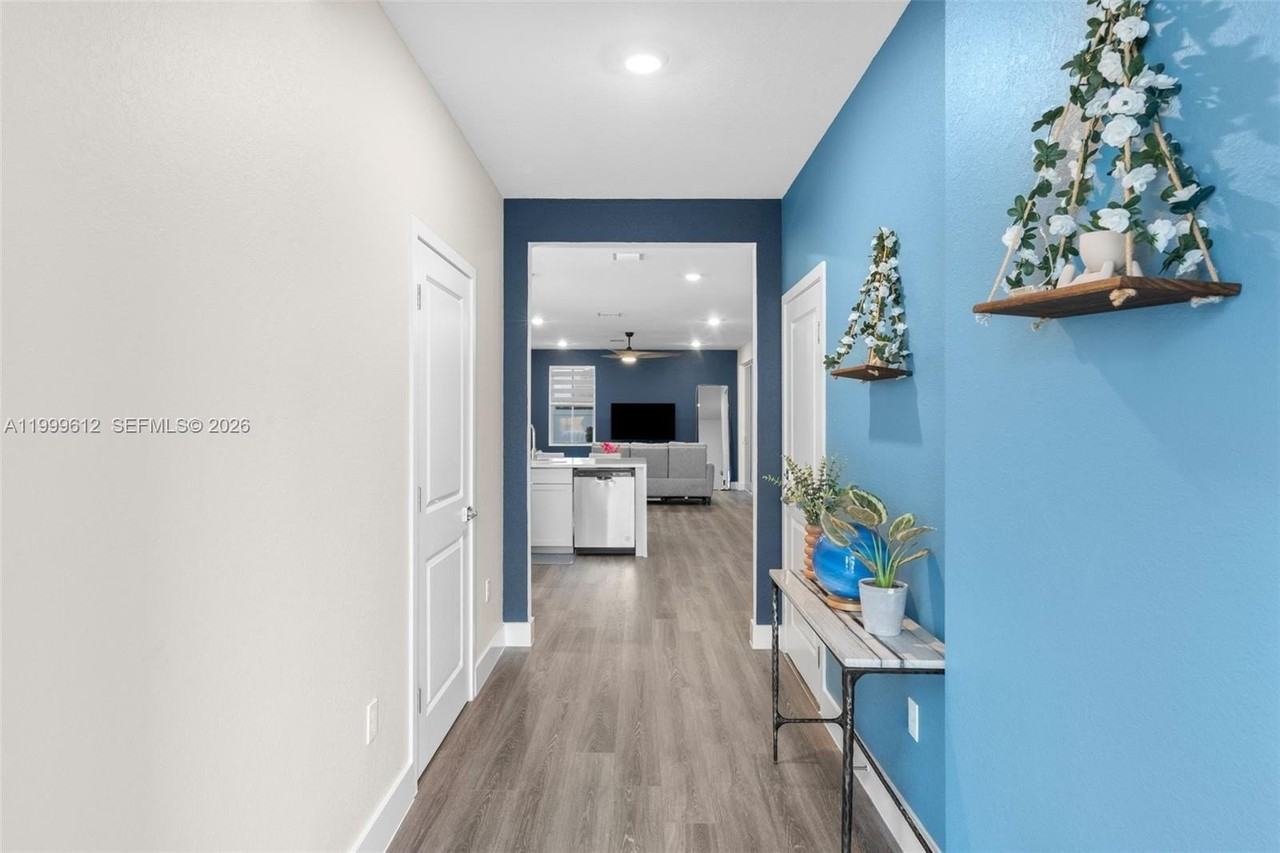 110 Sw 171st Way #0 - Photo 4 of 25